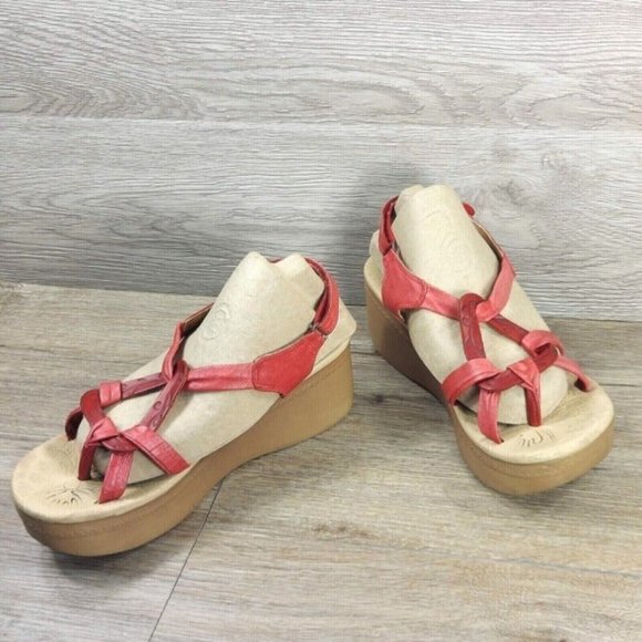 Vintage Women 2.25" Platform Sandal Red Strappy 70's Boho Hippie Style Sandals - Picture 1 of 10